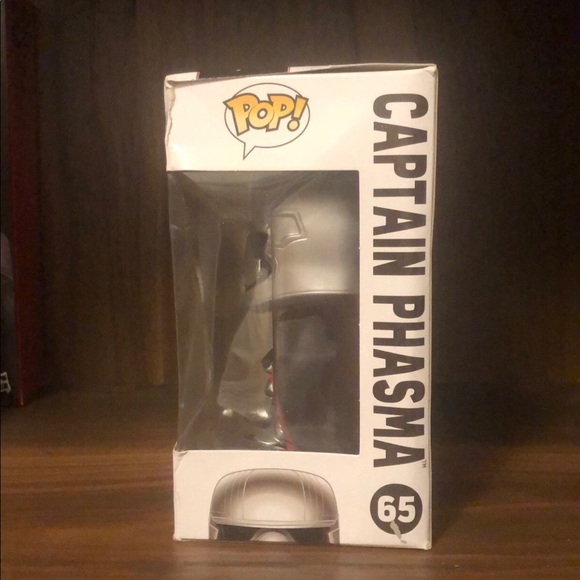 Funko Pop Star Wars Captain Phasma 65 - Picture 3 of 6